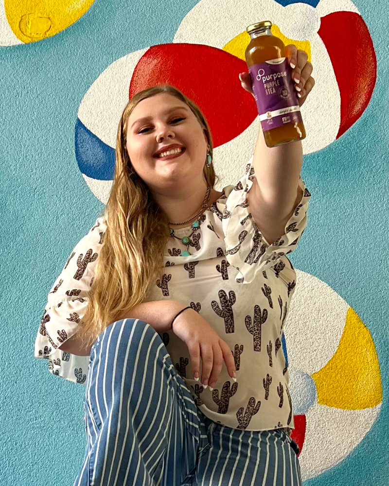 Drinking purple tea to boost focus and concentration